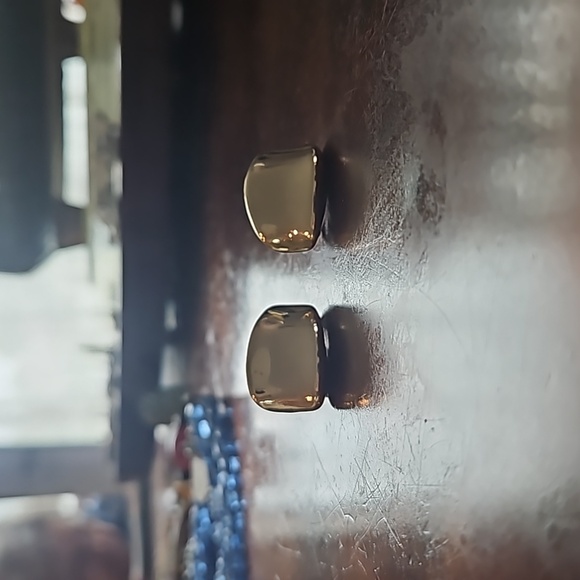 2 Pair Earrings!! Dillard's CLIP earrings and unmarked CLIP earrings - Picture 4 of 6